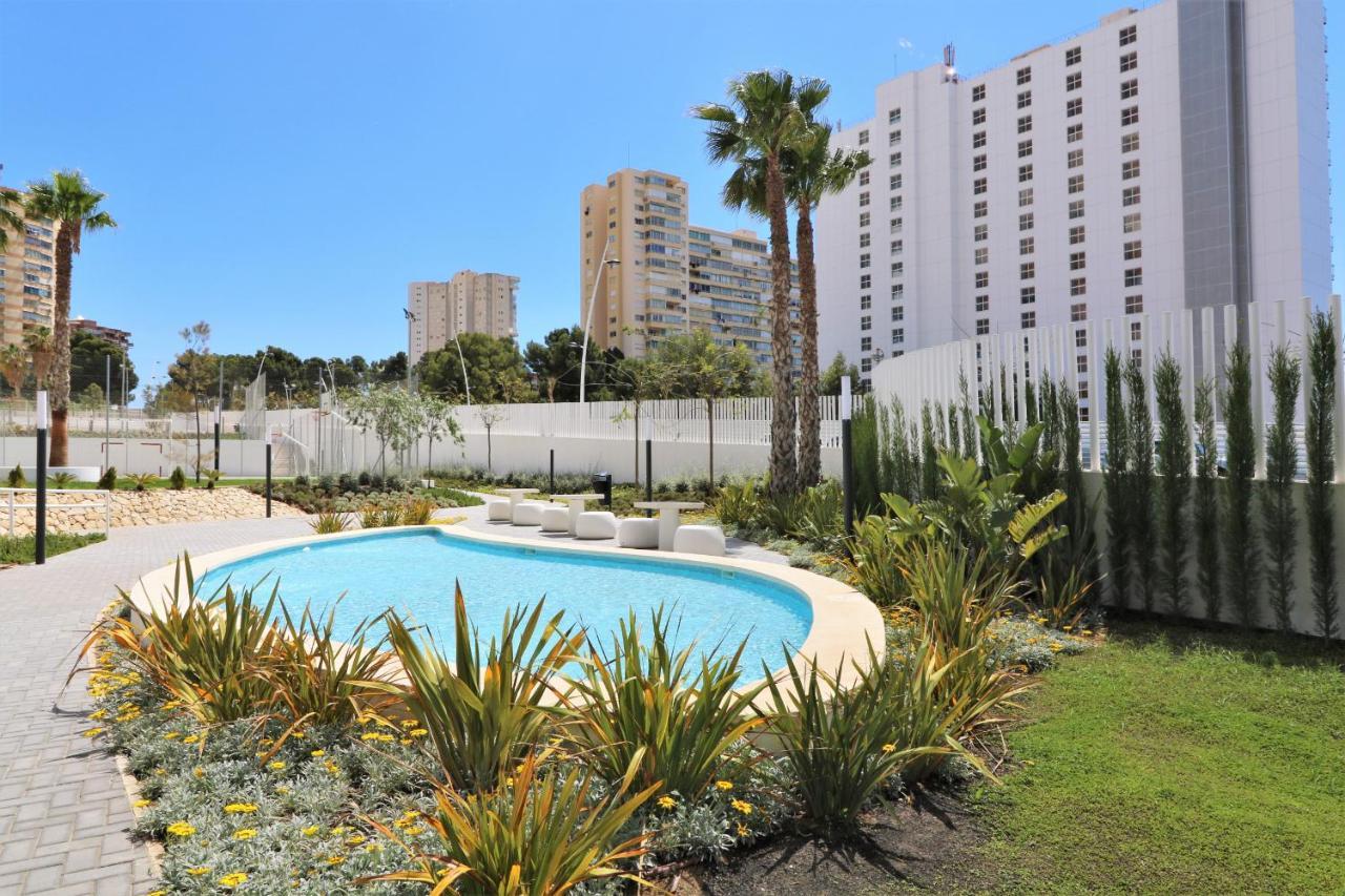Sunset Waves 18-35 Poniente Beach Resort Бенидорм Екстериор снимка