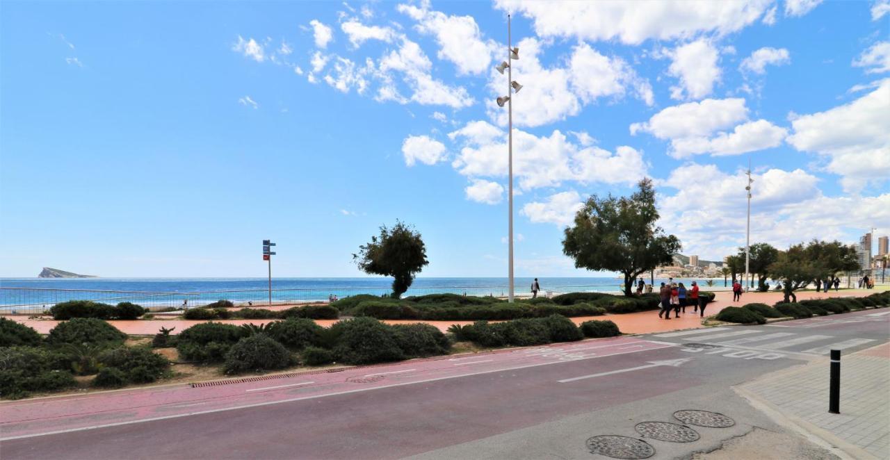 Sunset Waves 18-35 Poniente Beach Resort Бенидорм Екстериор снимка