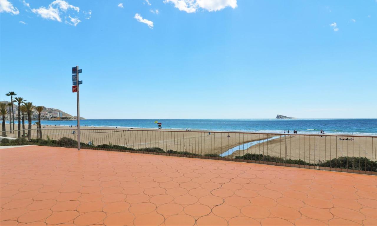 Sunset Waves 18-35 Poniente Beach Resort Бенидорм Екстериор снимка