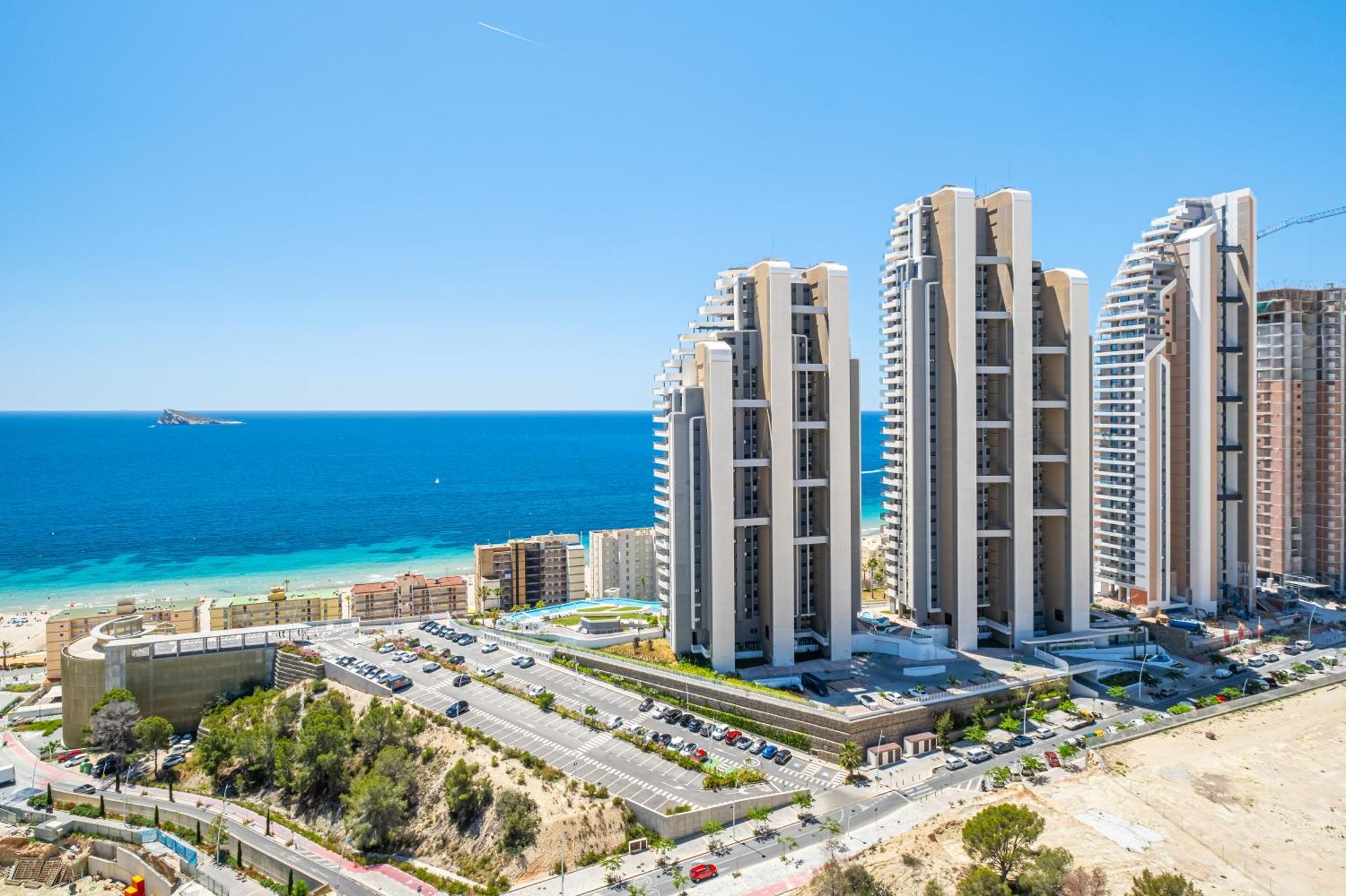 Sunset Waves 18-35 Poniente Beach Resort Бенидорм Екстериор снимка