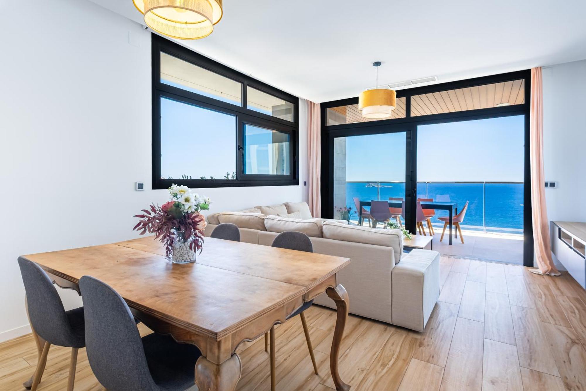 Sunset Waves 18-35 Poniente Beach Resort Бенидорм Екстериор снимка