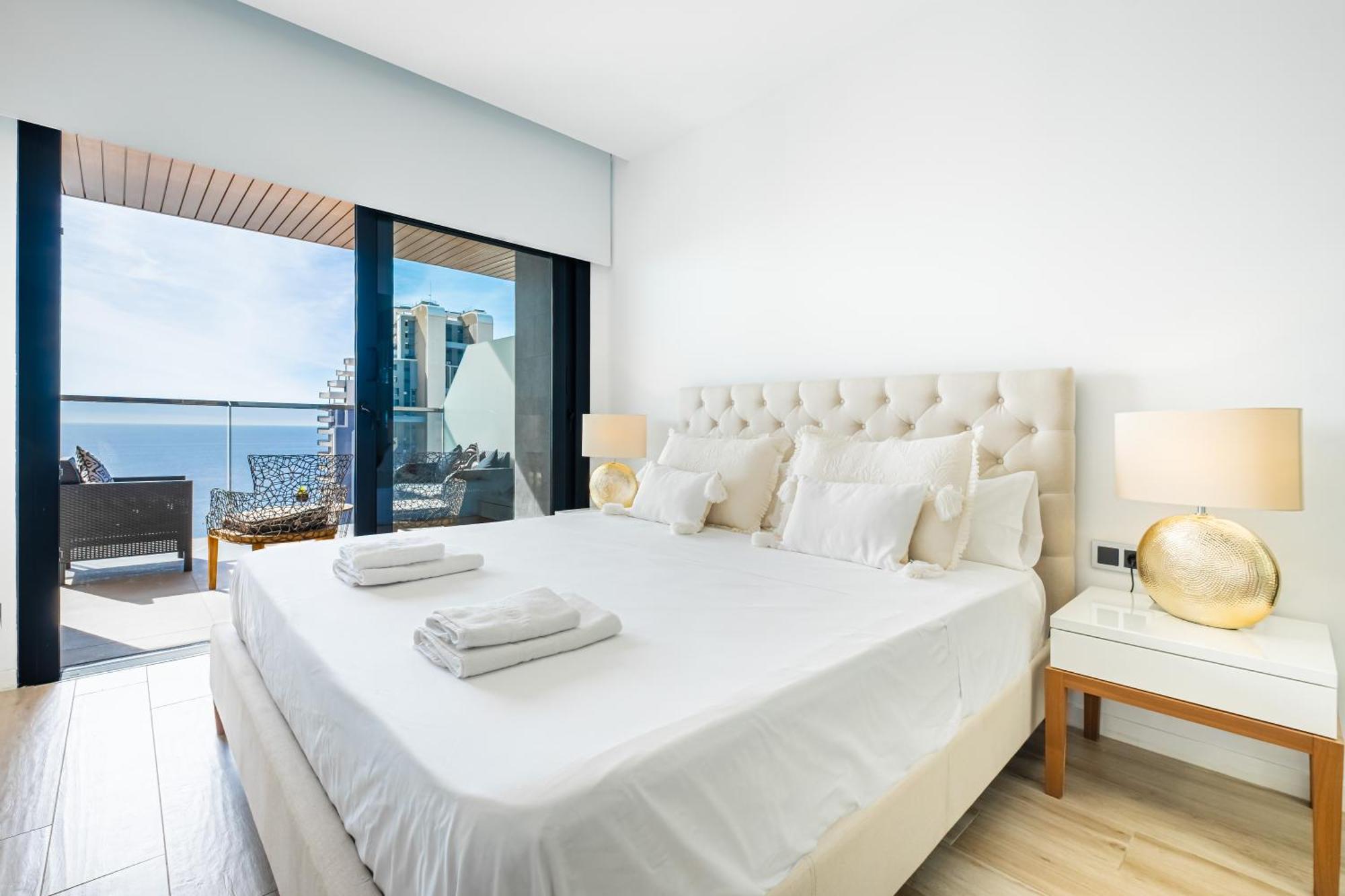 Sunset Waves 18-35 Poniente Beach Resort Бенидорм Екстериор снимка