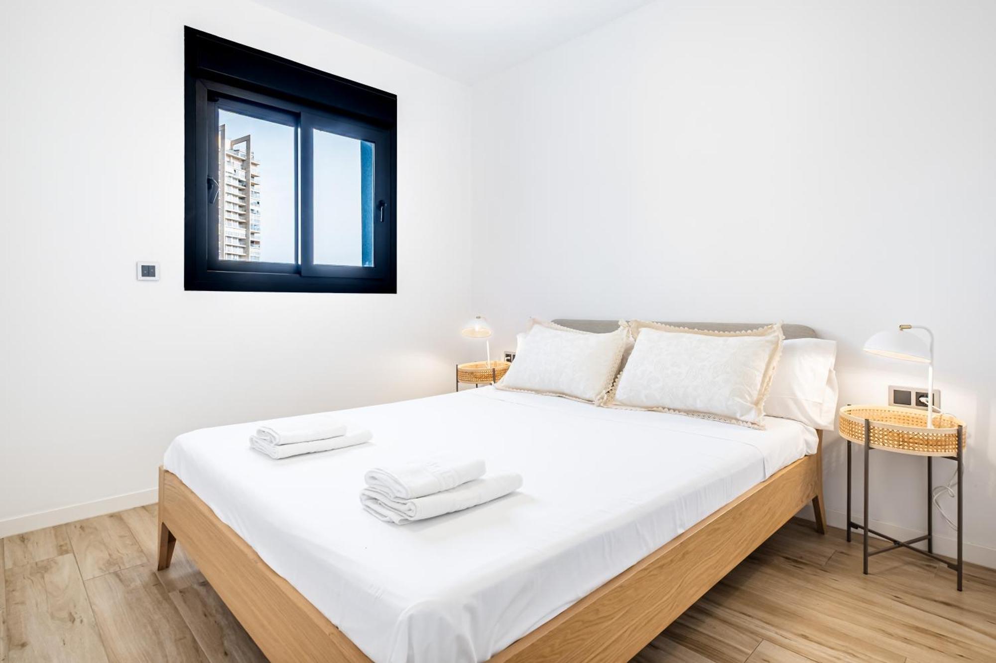 Sunset Waves 18-35 Poniente Beach Resort Бенидорм Екстериор снимка
